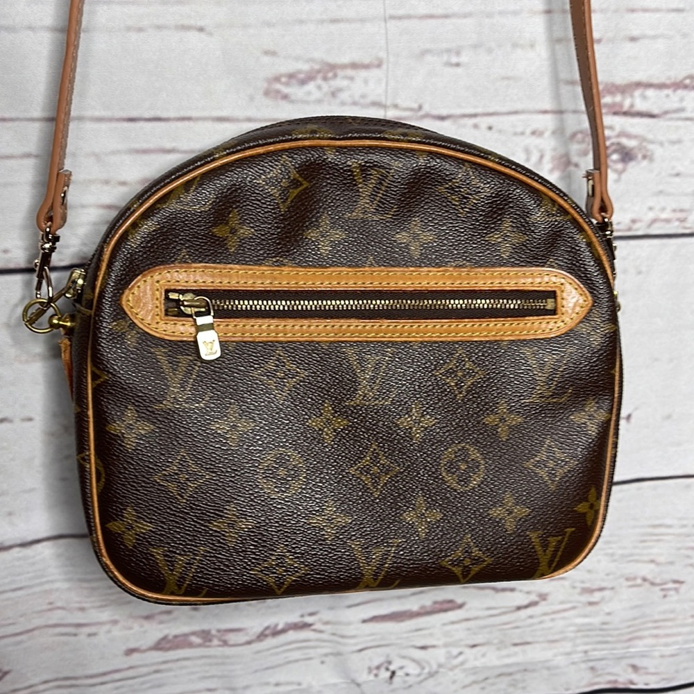 Auth Louis Vuitton Monogram Sac Senlis Shoulder Bag w/COA!